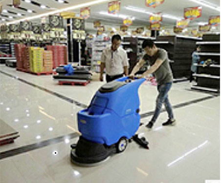 商場超市如何選擇一款合適的洗地機?